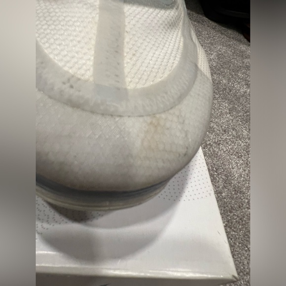 Men’s Nike vapromax. Size 12 - Picture 2 of 3